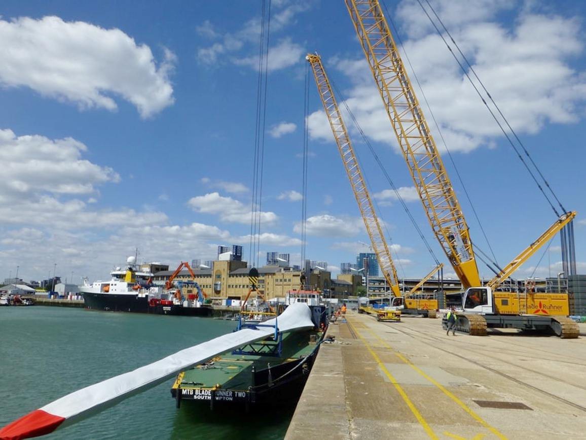 What Is A Crane Barge What Is A Crane Barge